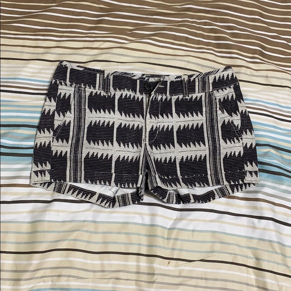 American Eagle Patterned Shorts - Picture 1 of 2